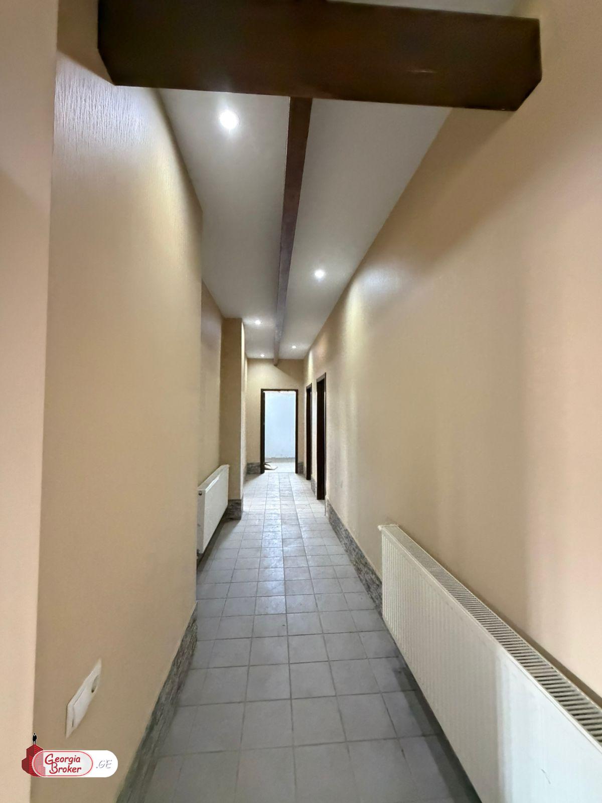 продается дом с новым ремонтом 15-комнат